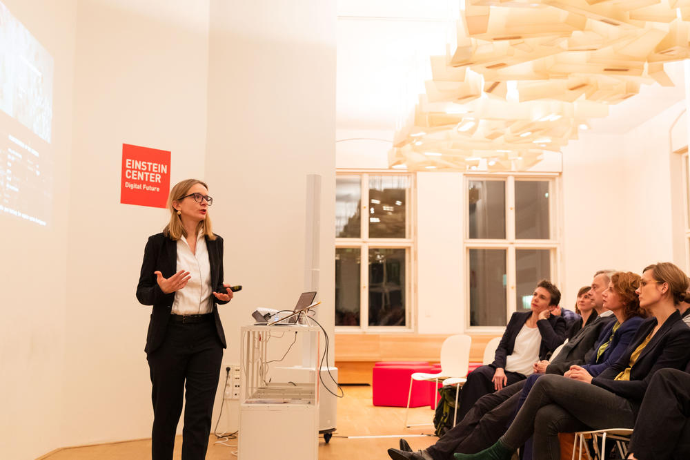 Informatikprofessorin Claudia Müller-Birn von der Freien Universität Berlin: Ein „einzigartiges Programm" sei DiGiTal in der Berliner Hochschullandschaft, sagte sie in ihrer Festrede.