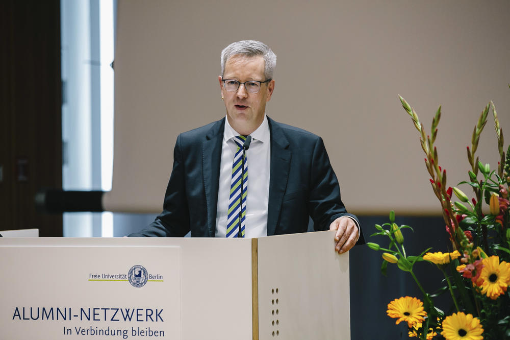 Günter M. Ziegler, Präsident der Freien Universität, begrüßte die Gäste und gab einen Überblick über die Veränderungen der letzten 25 Jahre.