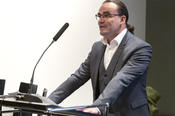 Philosophieprofessor Dr. Georg Bertram ist Dekan des Fachbereichs Philosophie und Geisteswissenschaften, an dem der literaturwissenschaftliche Cluster angesiedelt ist.