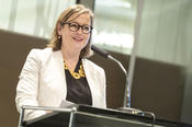 Romanistikprofessorin Dr. Anita Traninger ist Sprecherin des Exzellenzclusters Temporal Communities...