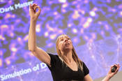 Die Physikerin Catherine Heymans hielt die diesjährige Einstein Lecture an der Freien Universität. Ihre Forschung bewegt sich auf den Spuren Albert Einsteins.