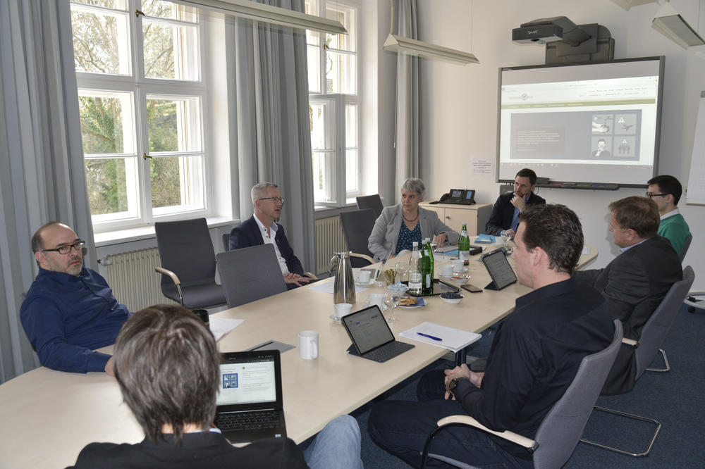 Eine Sitzung der Taskforce – die Gruppe berät sich derzeit täglich.