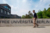 Nur wenige Menschen waren in den vergangenen Monaten auf dem Campus. Das Sommersemester lief durch die coronabedingten Einschränkungen in digitalen und in Distanz-Formaten ab. So setzt sich das Wintersemester bisher fort.