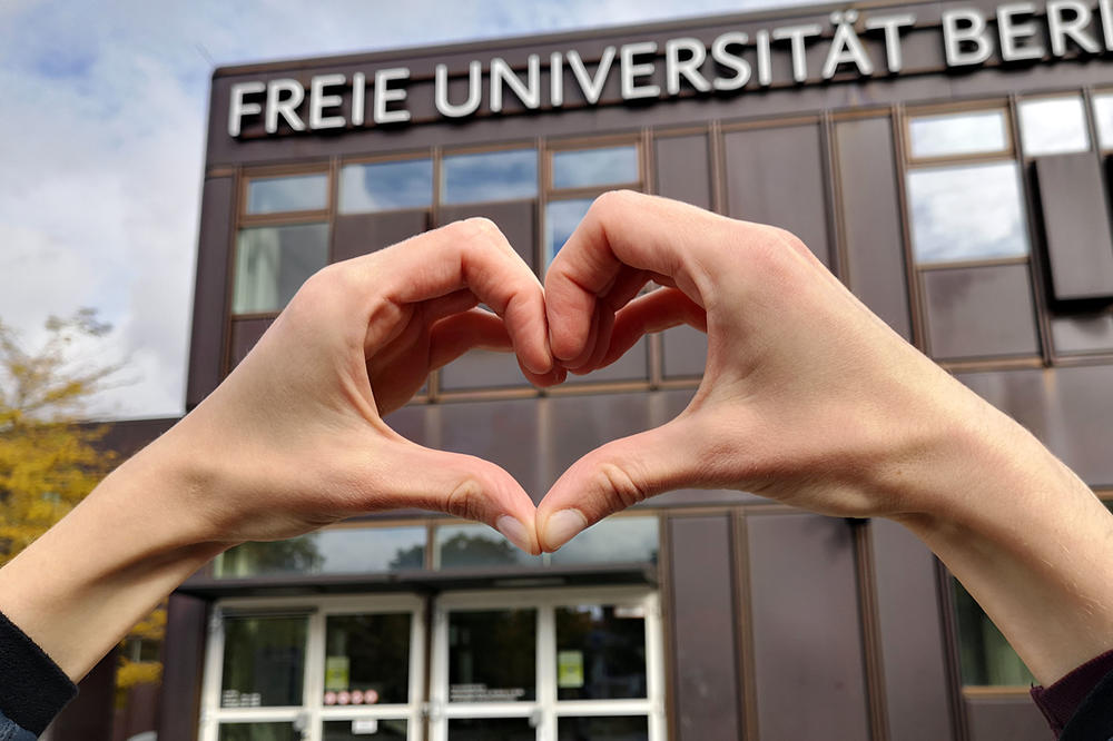 Hier wird gelernt, gelehrt, geforscht, gearbeitet: die Freie Universität mit der Rostlaube auf dem Dahlemer Campus.