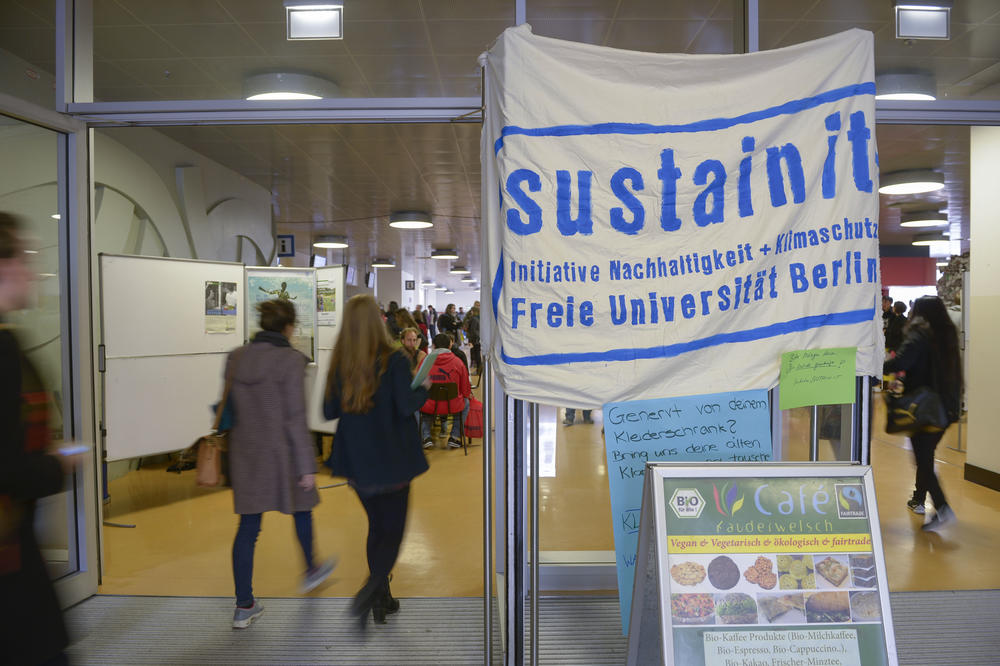 Mittendrin und in Präsenz: In diesem Jahr sollen die Sustain IT!-Hochschultage wieder auf dem Campus der Freien Universität stattfinden.