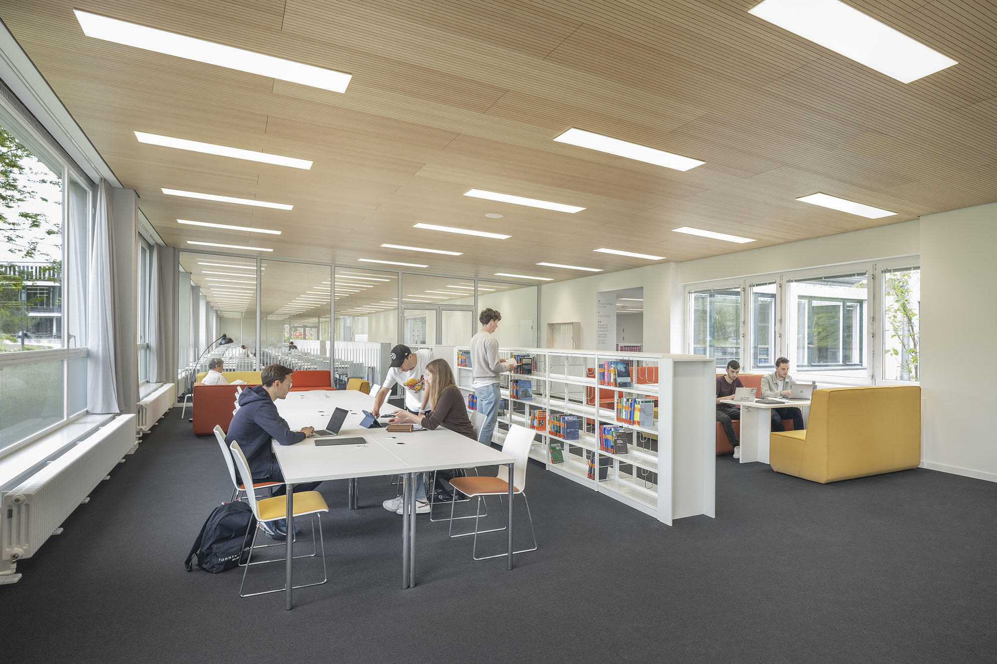 /www.fuberlin.de/campusleben/campus/2022/221125wiwissbib/galerie