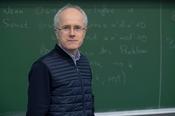 Informatikprofessor Jochen Schiller engagiert sich als „Chief Information Officer“ für das Gelingen von FUtureIT, dem Projekt für eine service- und zukunftsorientierte IT an der Freien Universität.