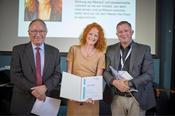 Die Deutsche Gesellschaft für Psychologie hat Bettina Hannover mit dem Martin-Irle-Preis 2022 ausgezeichnet.
