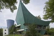 Seit 50 Jahren können sich Beschäftigte der Freien Universität, interessierte Bürger*innen sowie Mitarbeitende aus Bibliotheken, wissenschaftlichen und kulturellen Einrichtungen am Weiterbildungszentrum WBZ weiterbilden.