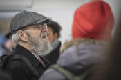 Auch US-amerikanische Rabbiner und emeritierte Professor für Gesundheitsrecht Joseph Polak war Teil der Delegation in Dahlem. Er verlor seinen Vater im Holocaust, überlebte als Kleinkind die Konzentrationslager Westerbork und Bergen-Belsen.