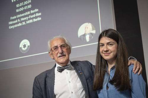 Dr. Leon Weintraub sprach an der Freien Universität mit Deborah Kogan, Vizepräsidentin der Jüdischen Studierendenunion Deutschland (JSUD).