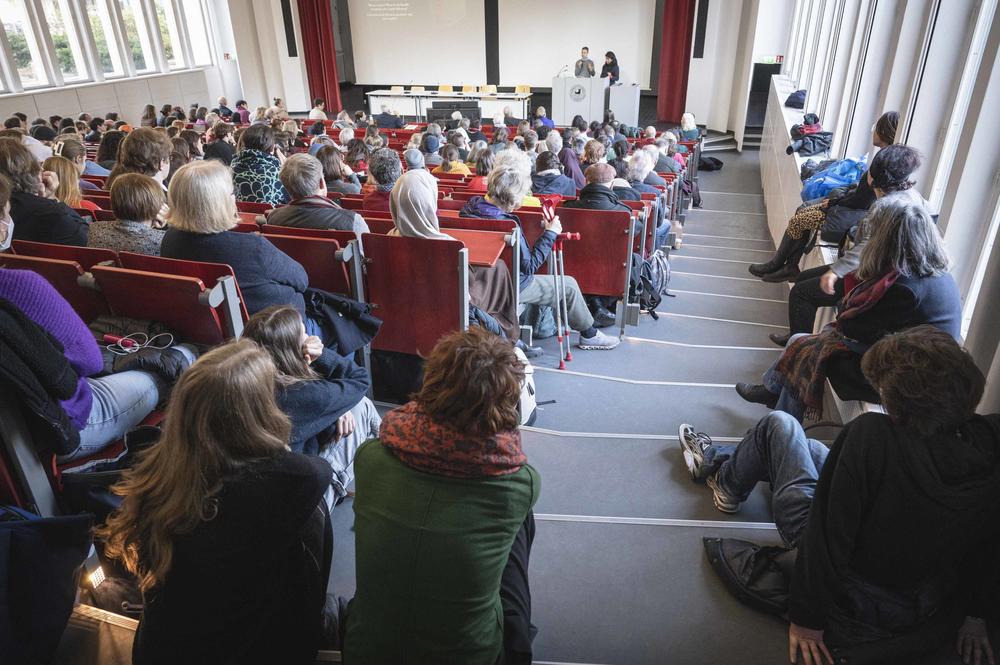 Das Interesse war groß: Der Hörsaal im Henry-Ford-Bau war gut besucht von Mitgliedern der Freien Universität Berlin und Interessierten von außerhalb.