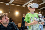 Atome sehen und drehen: Mit Virtual Reality wird Chemie ganz einfach.
