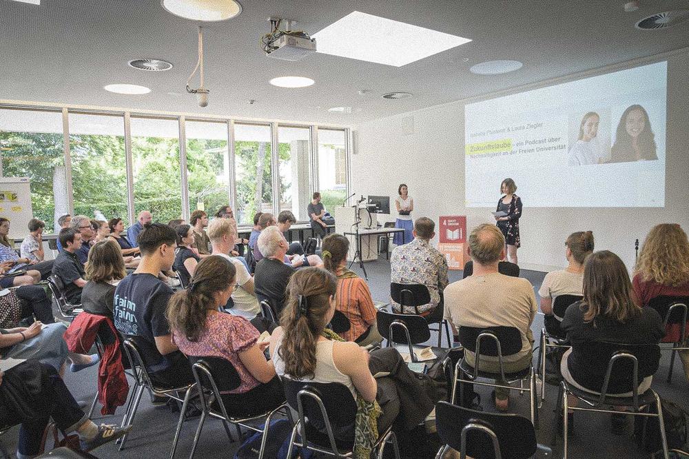 Bei der „Midterm“ Veranstaltung der FUturisten ging es auch um die Frage, wie eigene Futurist-Projekte bekannter gemacht werden können – zum Beispiel bei der „Zukunftslaube“.
