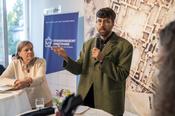 „Wir waren der Überzeugung, dass eine einzige Tafel den Geschehnissen nicht gerecht wird“, erläutert der ehemalige Student Thiago Pinto Barbosa sein Engagement für die Dauerausstellung.