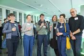 (v.l.n.r.) Prof. Dr. Stefanie Müller, Prof. Dr. Jasmin Mersmann, Verwaltungsleiterin Sonja Schneller vom FB Philosophie und Geisteswissenschaften, Prof. Dr. Katja Heim, Prof. Dr. Barbara Schlücker und Prof. Dr. Jan Lazardzig, Dekan des FB PhilGeist.