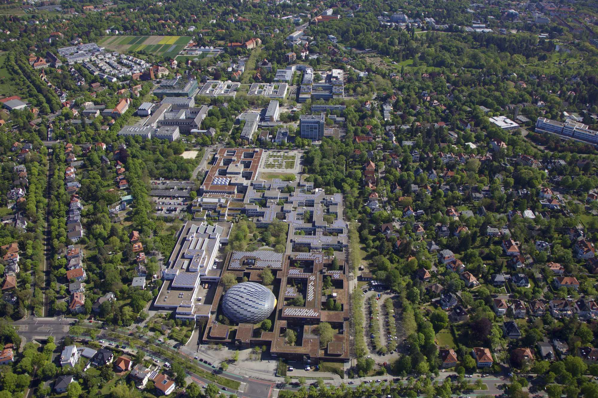 Blick auf den Dahlemer Campus der Freien Universität Berlin.