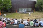 Im Theaterhof an der Rost- und Silberlaube zeigten Wissenschaftler*innen des Instituts für Geografische Wissenschaften, ...