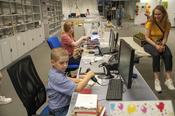 Jugend scannt. Ein kurzer Einblick in eine Facette des Bibliotheksalltags.