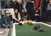Schon 2001, bei der ersten Langen Nacht der Wissenschaften, waren fußballspielende Roboter Publikumsmagneten.