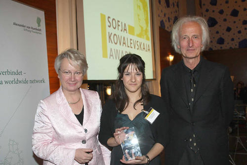 v.l.n.r.: Dr. Annette Schavan, Bundesministerin für Bildung und Forschung, Dr. Cinzia Casiraghi, Prof. Helmut Schwarz, Präsident der Alexander-von-Humboldt-Stiftung