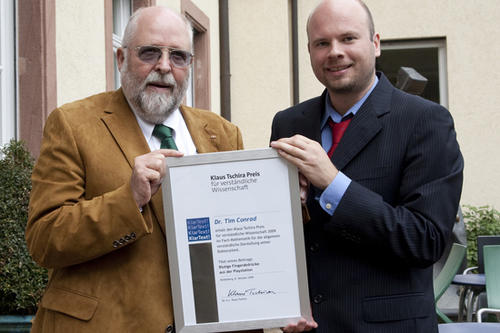 Dr. Tim Conrad (rechts) ist mit dem Klaus-Tschira-Preis ausgezeichnet worden (links: Dr. h. c. Klaus Tschira)