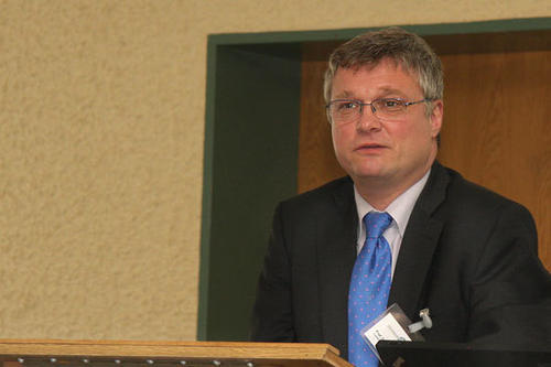 Professor Carsten Dreher leitet das Center for Cluster Development (CCD). Er ist Professor für Innovationsmanagement am Fachbereich Wirtschaftswissenschaft der Freien Universität.