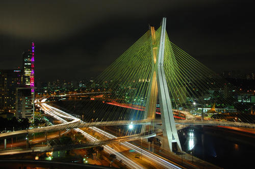 Innovationen verbinden: Sao Paulo Ponte Estaiada Octávio Frias