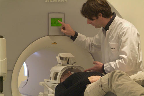 Studierende der Biotechnologie, Medizintechnik, Pharmazie und Gesundheitswirtschaft können sich auf dem Life Science Day über Zukunftsaussichten in der Branche informieren. Zehn von ihnen können für die Workshops Freikarten gewinnen.