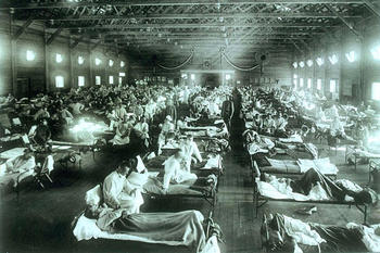 Zwischen 1918 und 1920 forderte die Spanische Grippe mindestens 25 Millionen Todesopfer. Das Bild zeigt ein Militär-Notfallkrankenhaus in Kansas während der Pandemie.