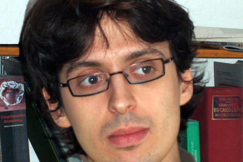 Der gebürtige Mailänder Roberto Sala hat am Friedrich-Meinecke-Institut der Freien Universität promoviert. Er ist seit 2009 Post-Doc-Kollegiat am Max-Weber-Kolleg für kultur- und sozialwissenschaftliche Studien in Erfurt.