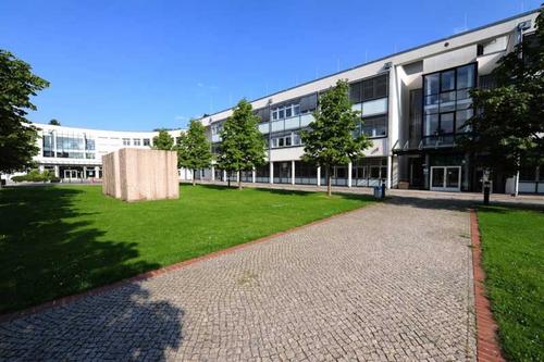 Das Konrad-Zuse-Zentrum an der Dahlemer Takustraße.