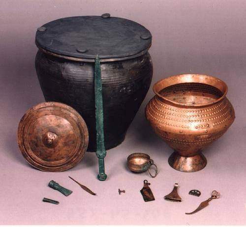 Ein Teil der Grabbeigaben ist heute im märkischen Museum ausgestellt.