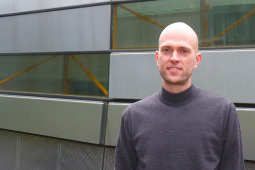 Von smarten Fernsehern und Heizungssteuerungen: Der französische Informatiker Emmanuel Baccelli forscht über das Internet der Dinge. Er ist DAAD-Gastwissenschaftler an der Freien Universität Berlin.