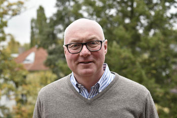 Serge Shapiro is a professor of geophysics at the Department of Earth Sciences at Freie Universität Berlin.