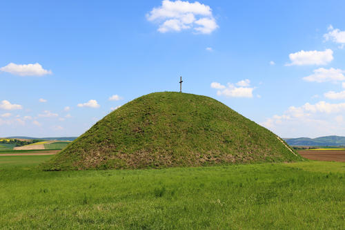 Ein Hügelgrab im österreichischen Großmugl