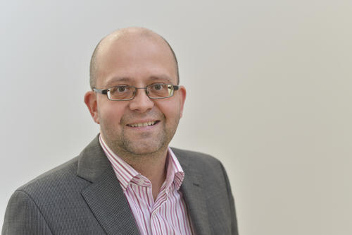 Jürgen Brokoff ist Professor für Neuere deutsche Literatur am Institut für Deutsche und Niederländische Philologie der Freien Universität Berlin.