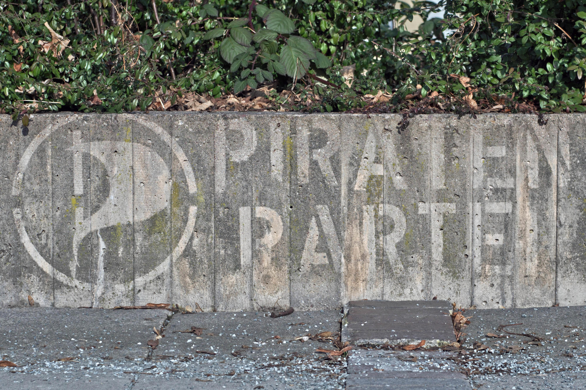 Piratenpartei-reverse-grafitti