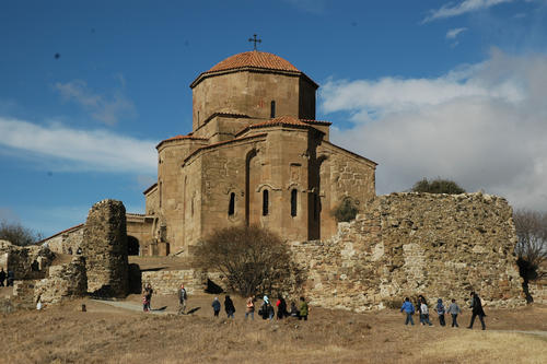 Architektur des Mittelalters: Das Kloster Dschwari ist ein georgisch-orthodoxes Kloster aus dem 6. Jahrhundert und Georgiens älteste Kreuzkuppelkirche.