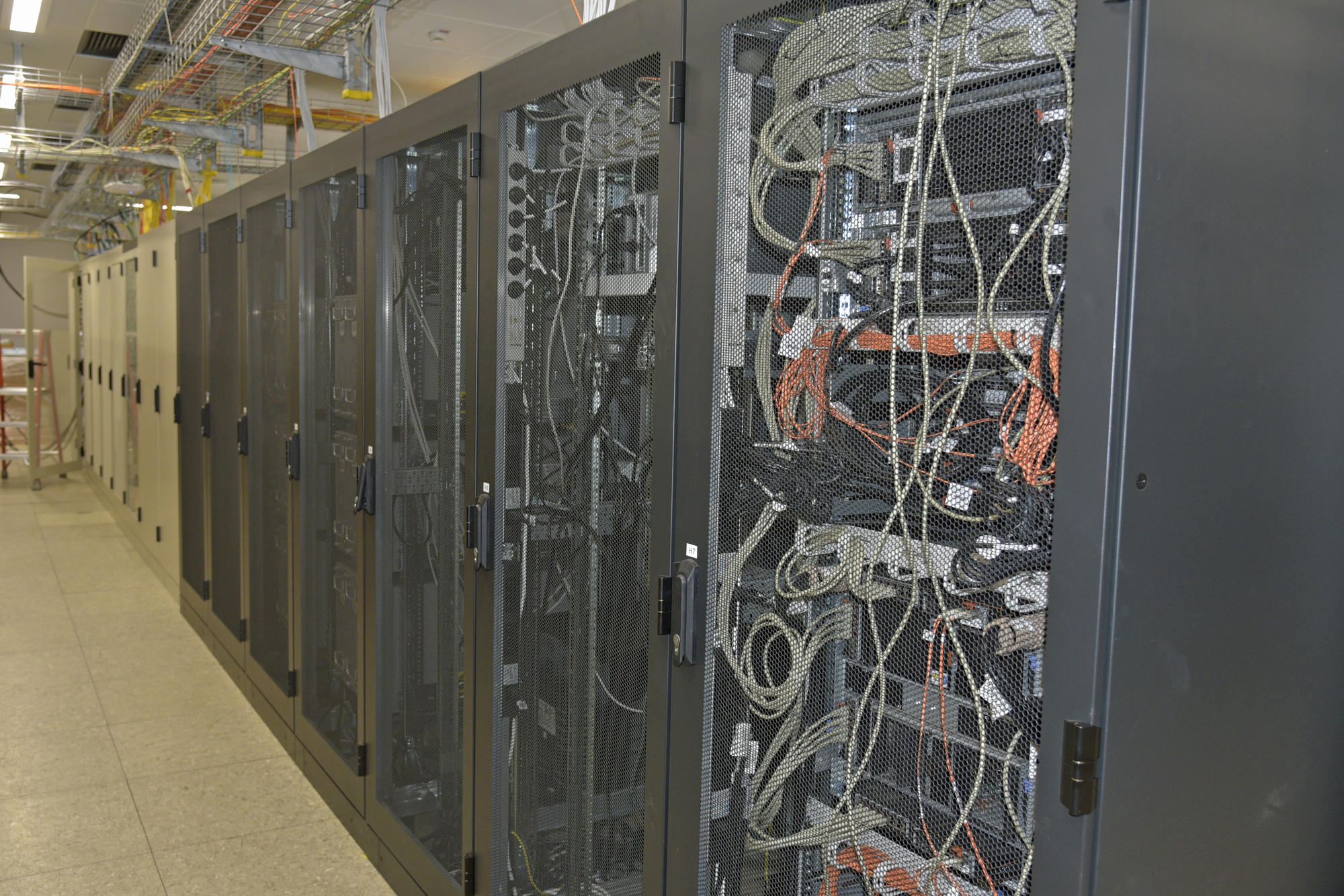 Die neue Technik wird zentral im Rechenzentrum der Zedat angesiedelt.