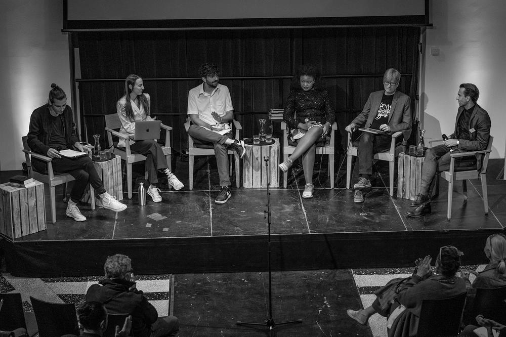 Wie vielstimmig die Auseinandersetzung mit dem Literarischen sein kann, zeigte die Posiumsdiskussion im silent green Kulturquartier.