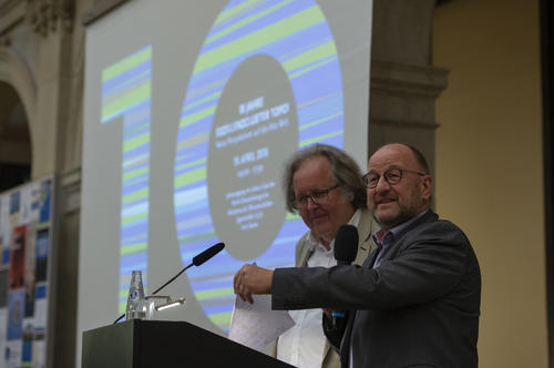 Clustersprecher Michael Meyer (rechts), Professor für Prähistorische Archäologie an der Freien Universität, gemeinsam mit Co-Sprecher Gerd Graßhoff auf der Jubiläumsveranstaltung zum zehnjährigen Bestehen von Topoi.