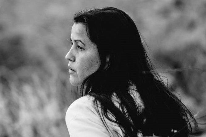 Natalie Diaz (Mojave, Gila River) nimmt am 17. September an der Poetry Night teil.