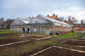 Labor, Gewächshaus, Feld – im Albrecht-Thaer-Weg 6 ist alles an einem Standort vereint. Für moderne Pflanzenforschung bietet das Gelände auch nach 100 Jahren noch ideale Bedingungen.