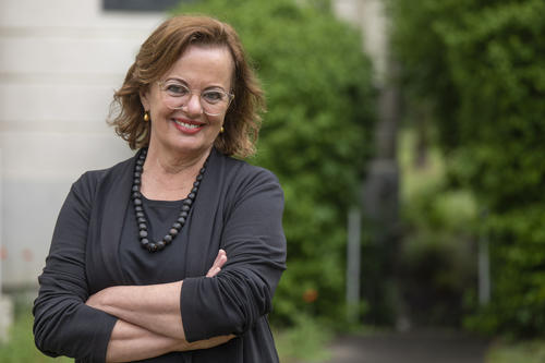 Vizepräsidentin für Forschung: Prof. Dr. Petra Knaus