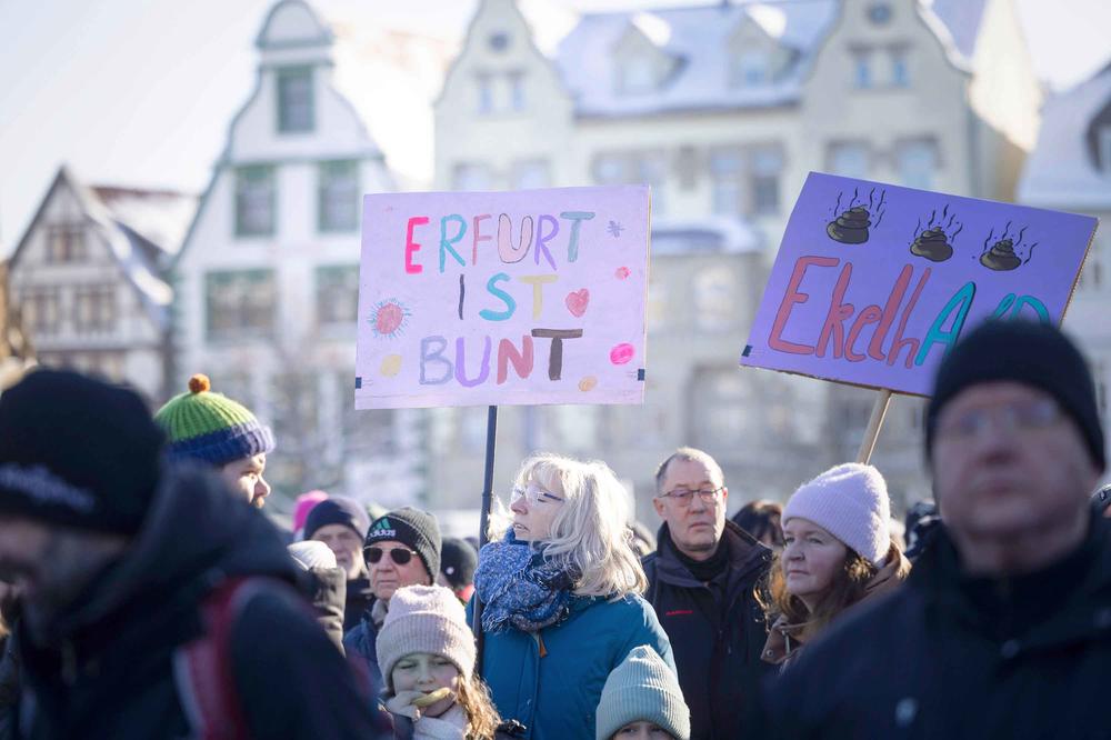 Am 20. Januar 2024 demonstrierten auf dem Erfurter Domplatz 9000 Menschen für die Demokratie.