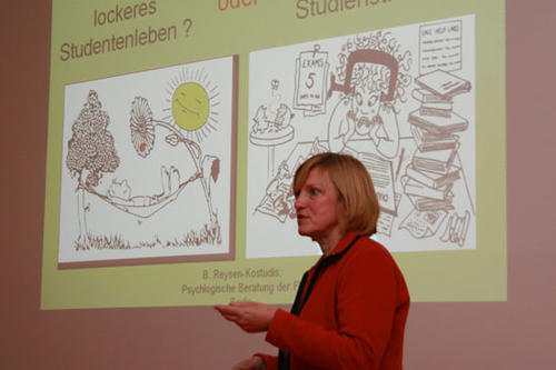 Mit dem richtigen Wochenarbeitsplan ist schon viel gewonnen, weiß Diplom-Psychologin Brigitte Reysen-Kostudis von der Zentraleinrichtung Studienberatung und Psychologische Beratung der Freien Universität