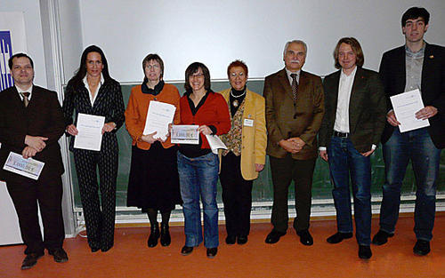 V.l.n.r.: M. Feske, Dr. C. Deiner (FB Vet. Medizin), Prof. D. Caspari, B. Werner (FB Phil.und Geisteswiss.), Vizepräsidentin Prof. C. Keitel-Kreidt, Kanzler P. Lange, P. Reineke und M. Frohn (FB Rechtswiss.)