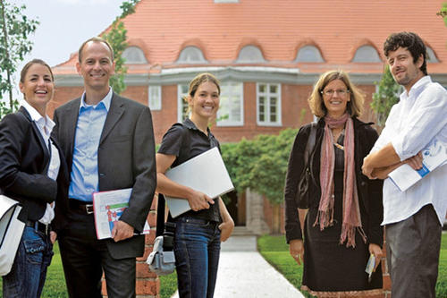 Die DUW bietet universitäre Weiterbildung für Berufstätige