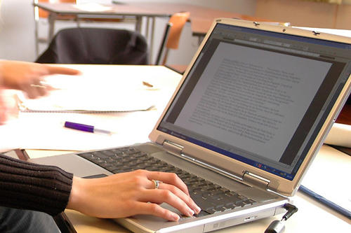 Web 2.0-Anwendungen wie Wikis und Blogs bieten vielfältige Möglichkeiten für die Gestaltung von eigenständigem Lernen